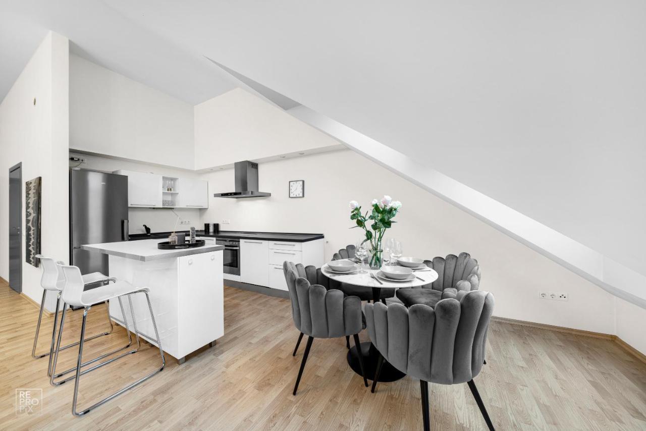 Kaunas Old Town Apartment With Underground Parking Exteriör bild